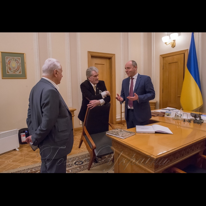 14 лютого 2018 Голова Верховної Ради відгукнувся на пропозицію Президентів України щодо запровадження Дня української державності.
Голова Верховної Ради Андрій Володимирович Парубій провів зустріч з Президентами України 1991-2010 років Леонідом Макаровичем Кравчуком та Віктором Андрійовичем Ющенком, заучасті  Першого віце-прем'єр-міністра України - Міністра економічного розвитку і торгівлі України Кубіва Степана.